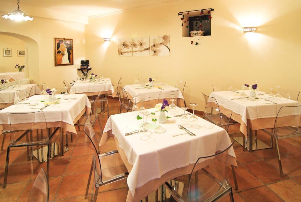 L' Antico Cortile Hotel Caserta Exterior photo