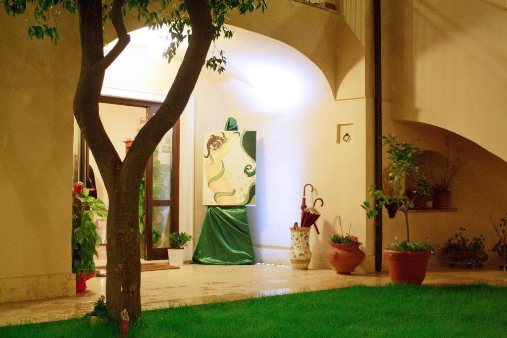 L' Antico Cortile Hotel Caserta Exterior photo