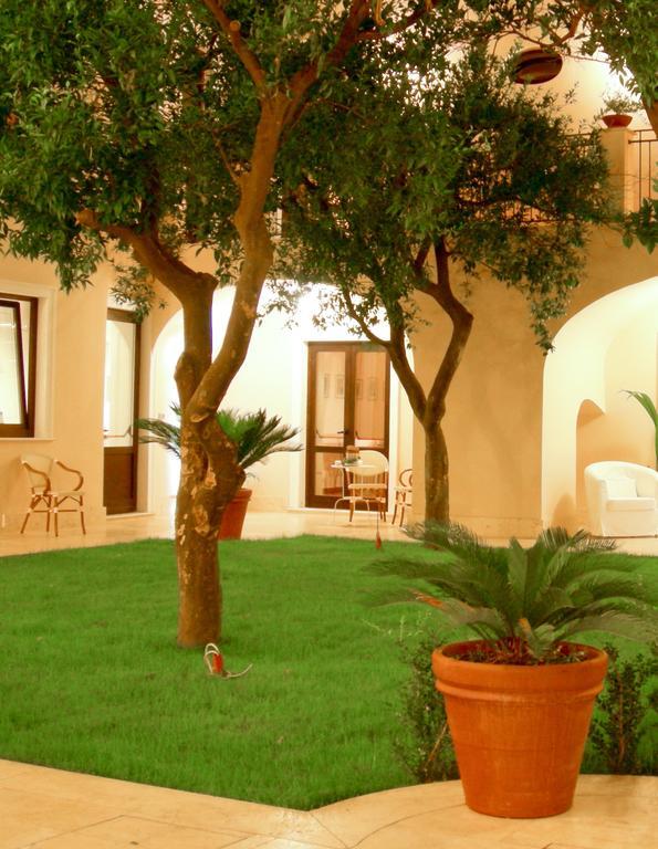 L' Antico Cortile Hotel Caserta Exterior photo